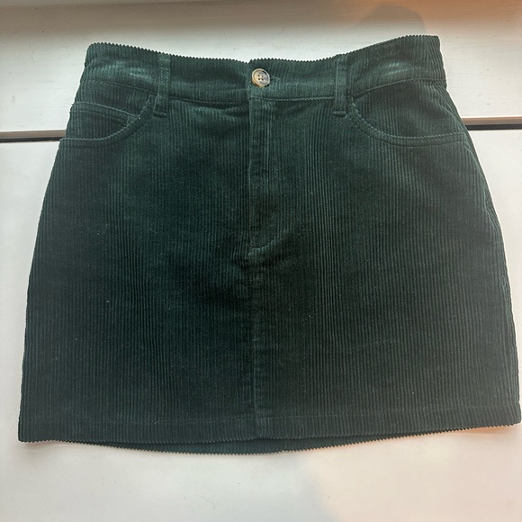 Mini skirt BUNDLE ✨ red suede with lace detailing and green corduroy - Picture 5 of 7